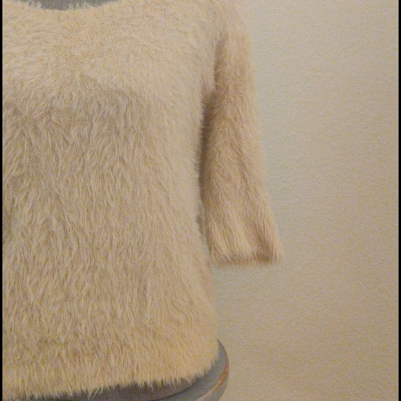 Soft, fuzzy, 3/4 sleeve sweater - Picture 3 of 4
